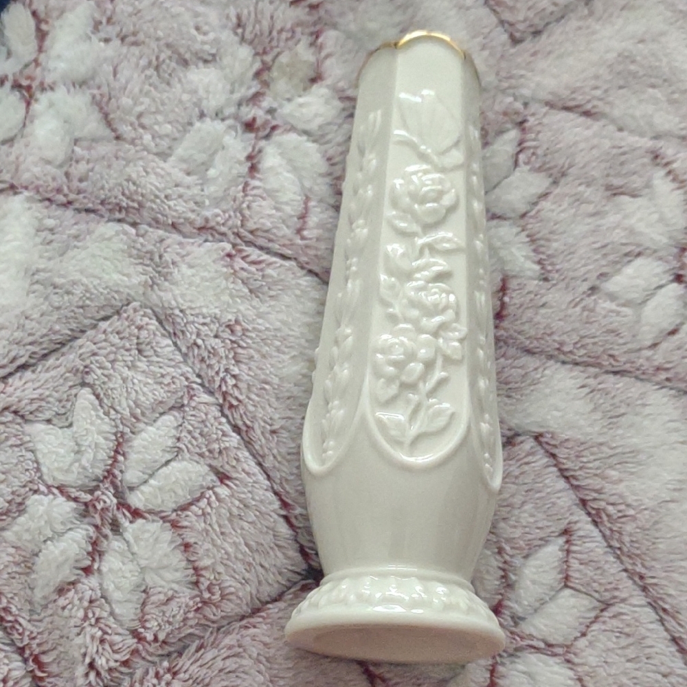 Elegant Lenox vintage Cream Vase with Floral Design 5.5" tall